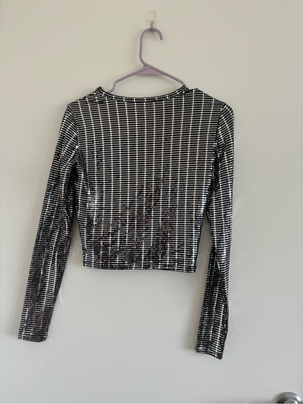 Alice + Olivia Delaina Long Sleeve Silver Sequin Embellished Top - Picture 6 of 8